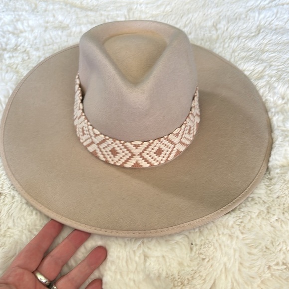 OLIVE & PIQUE WOOL FELT TRIBAL BAND HAT - Picture 2 of 12